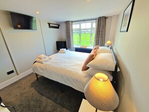 Standard Double Room, 1 King Bed, Mobility Accessible | Individually decorated, individually furnished, free WiFi, bed sheets - Dormy House Hotel (Cromer)
