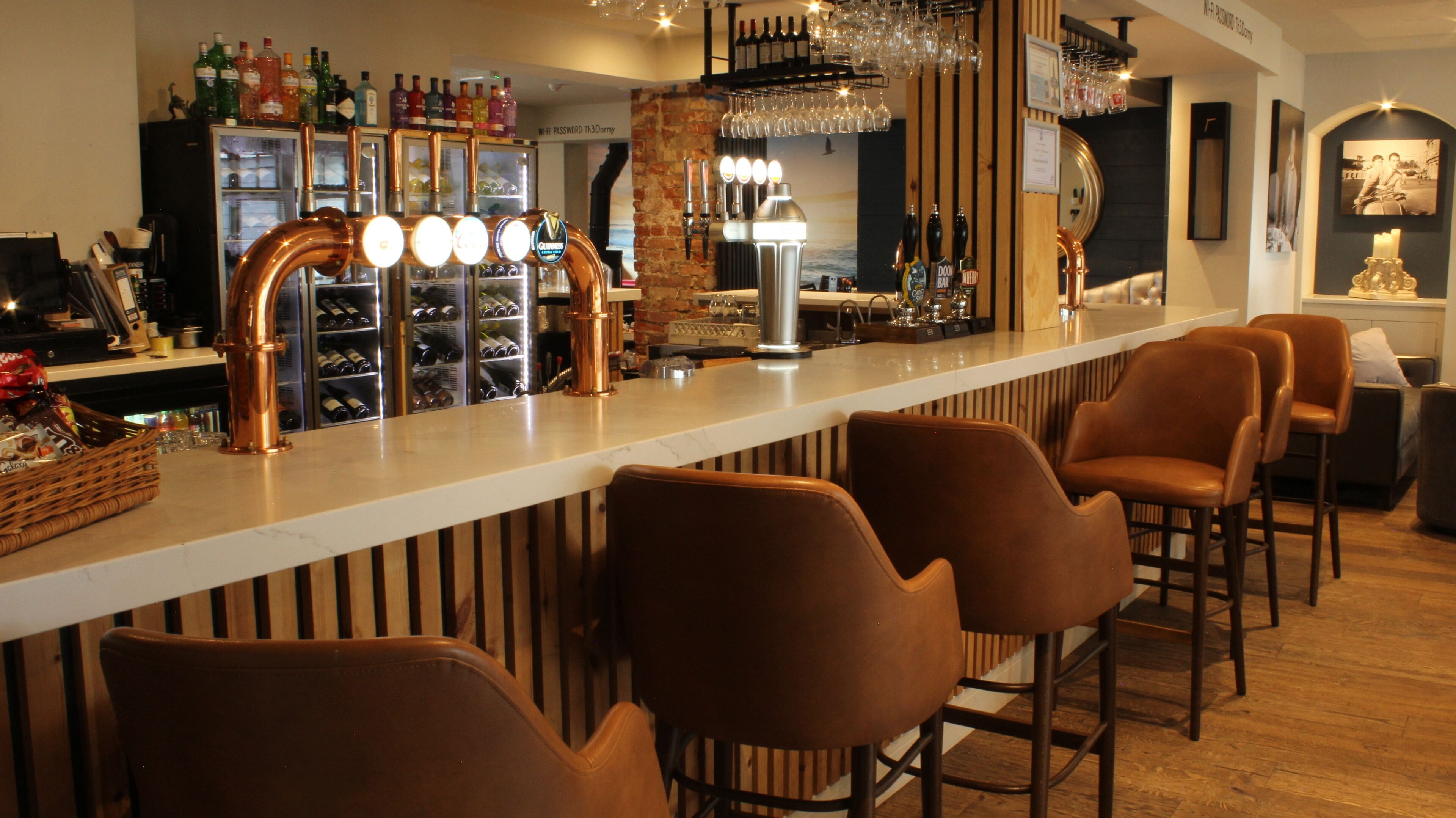 Bar (in der Unterkunft)