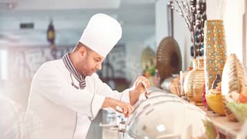 Desayuno buffet todos los días (con cargo)