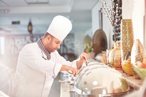 Daily buffet breakfast for a fee - Makarem Mina Hotel (Makkah)