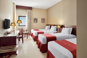 Standard Quadruple Room | Minibar, in-room safe, desk, laptop workspace - Makarem Mina Hotel (Makkah)