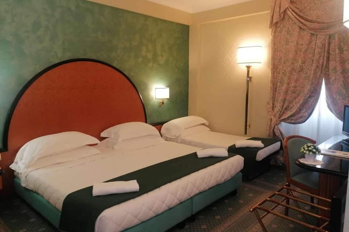 triple room | minibar, in-room safe, desk, soundproofing