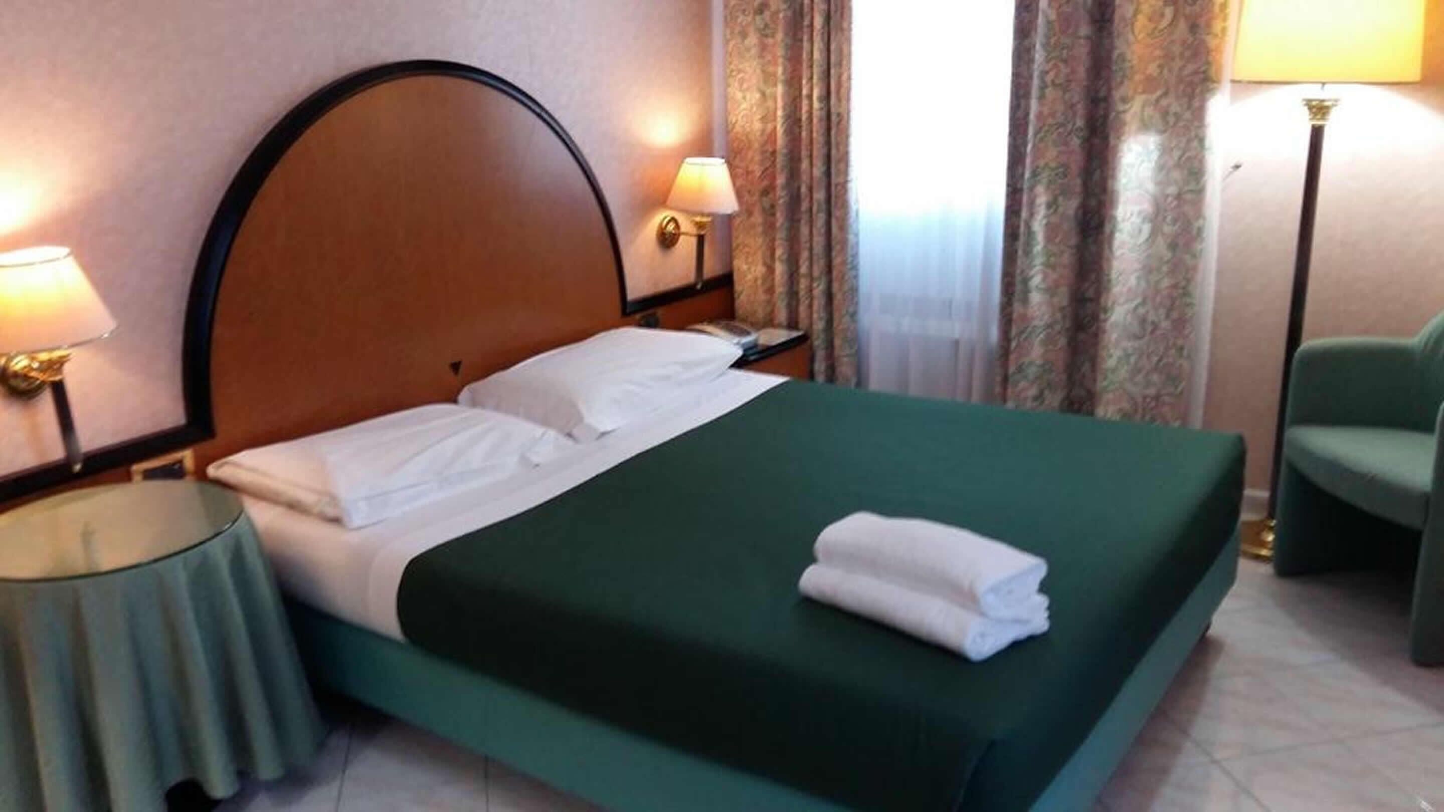 minibar, in-room safe, desk, soundproofing