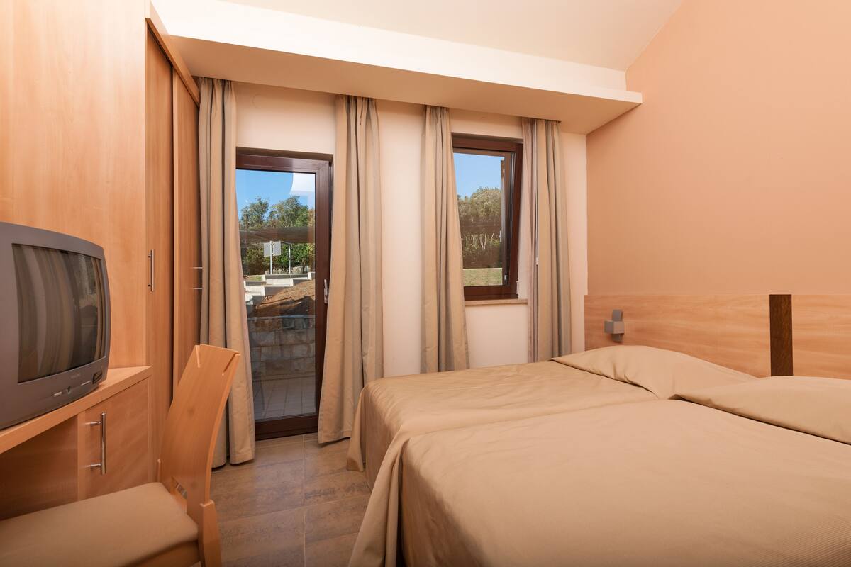 In-room safe, free cots/infant beds, free WiFi, bed sheets