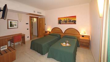 Minibar, coffres-forts dans les chambres, décoration personnalisée