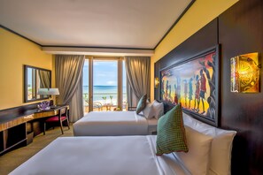 Caja de seguridad en la habitación, escritorio y insonorización 