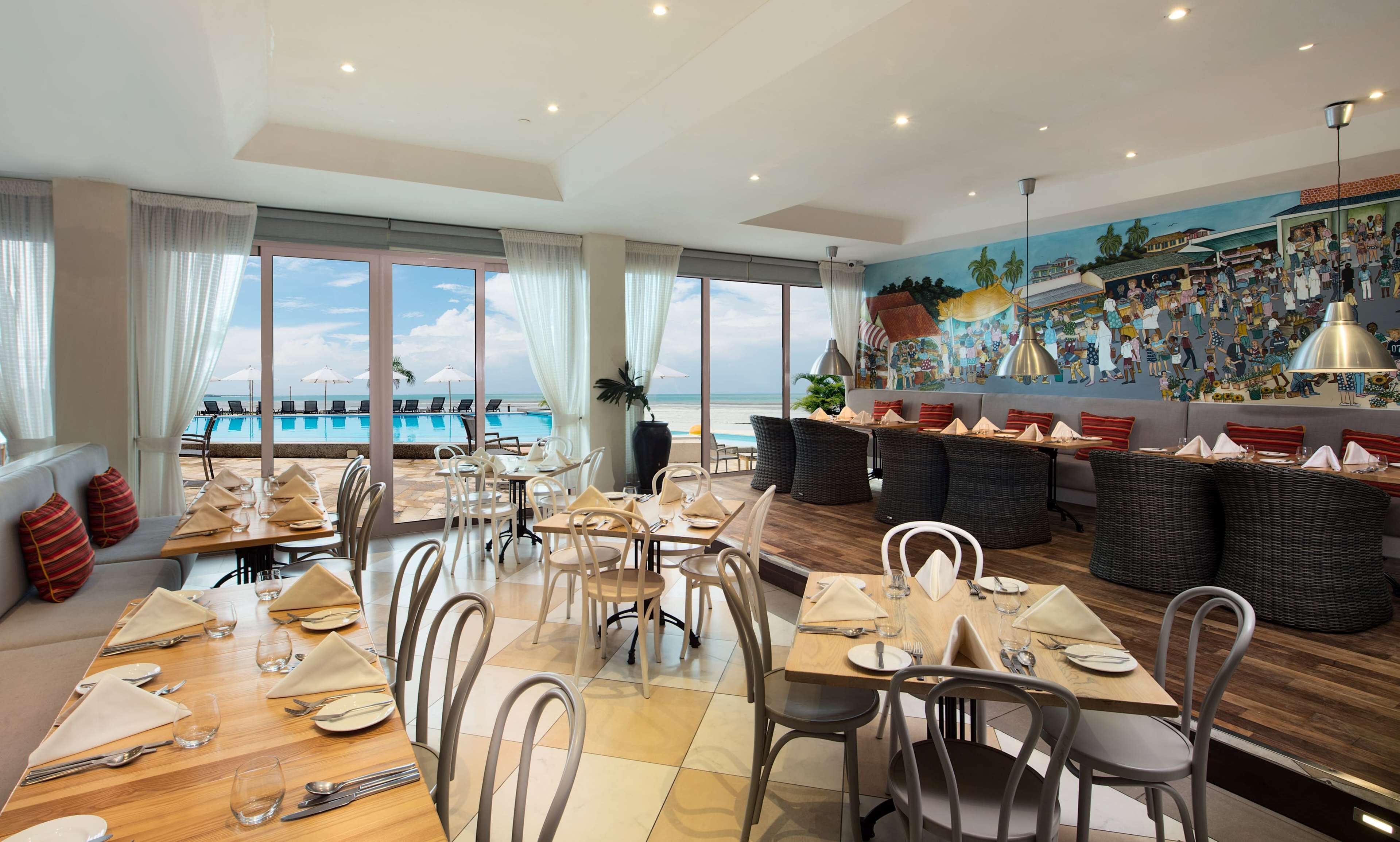 breakfast, lunch, dinner served; international cuisine