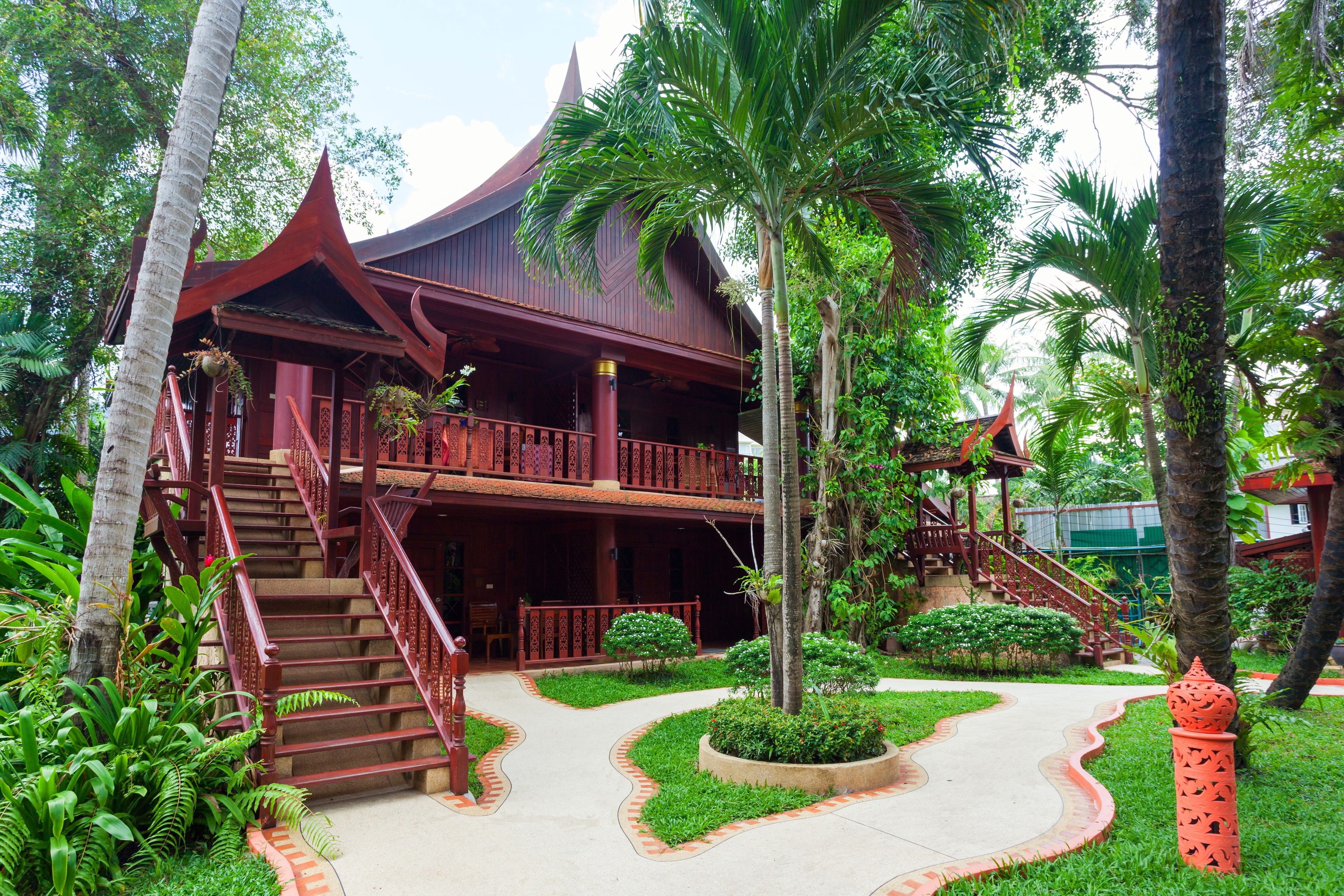 Foto - Royal Phawadee Village Patong - 2 Minutes walk to the beach
