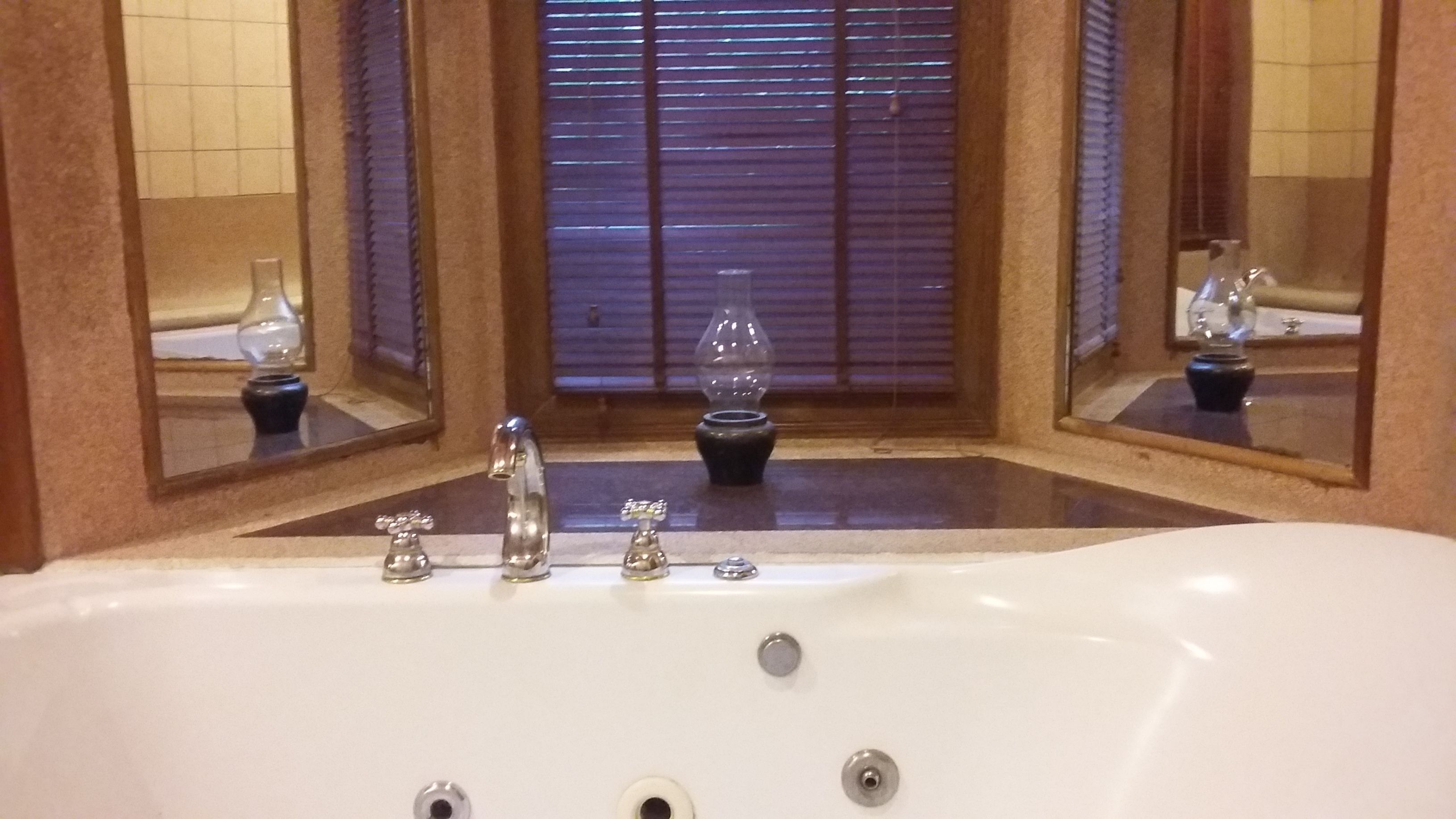 pavilion villa | deep-soaking bathtub