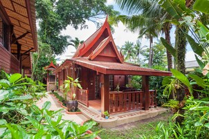 Pavilion Villa | Exterior