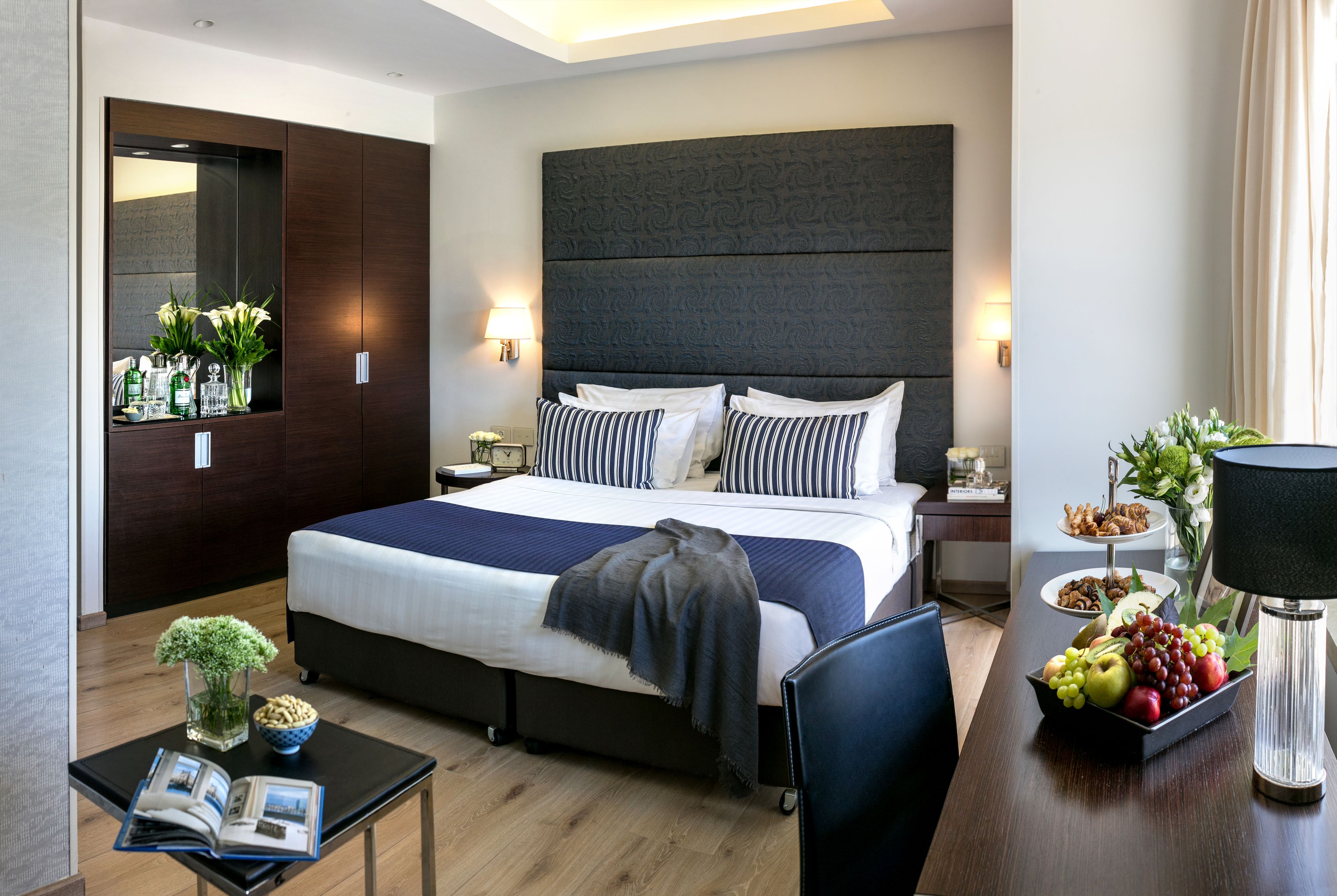 deluxe room | 1 bedroom, premium bedding, minibar, in-room safe