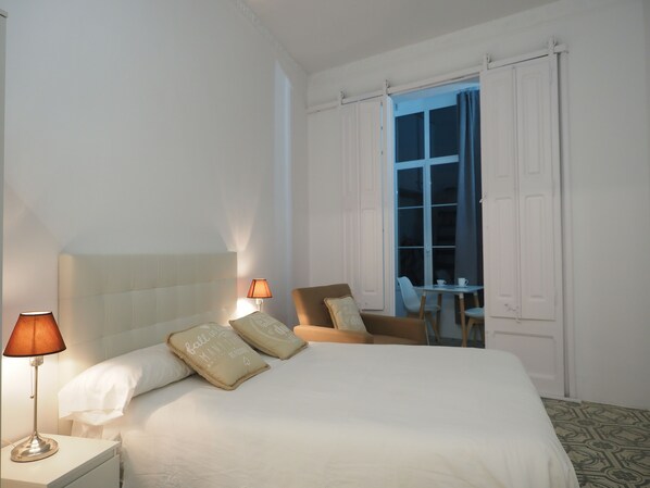 أغطية فراش متميزة وألحفة محشوة بالريش وطراز فريد لكل وحدة ومكتب