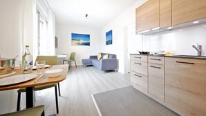 Departamento (Two room apartment) | Área de sala de estar | Televisión de pantalla plana
