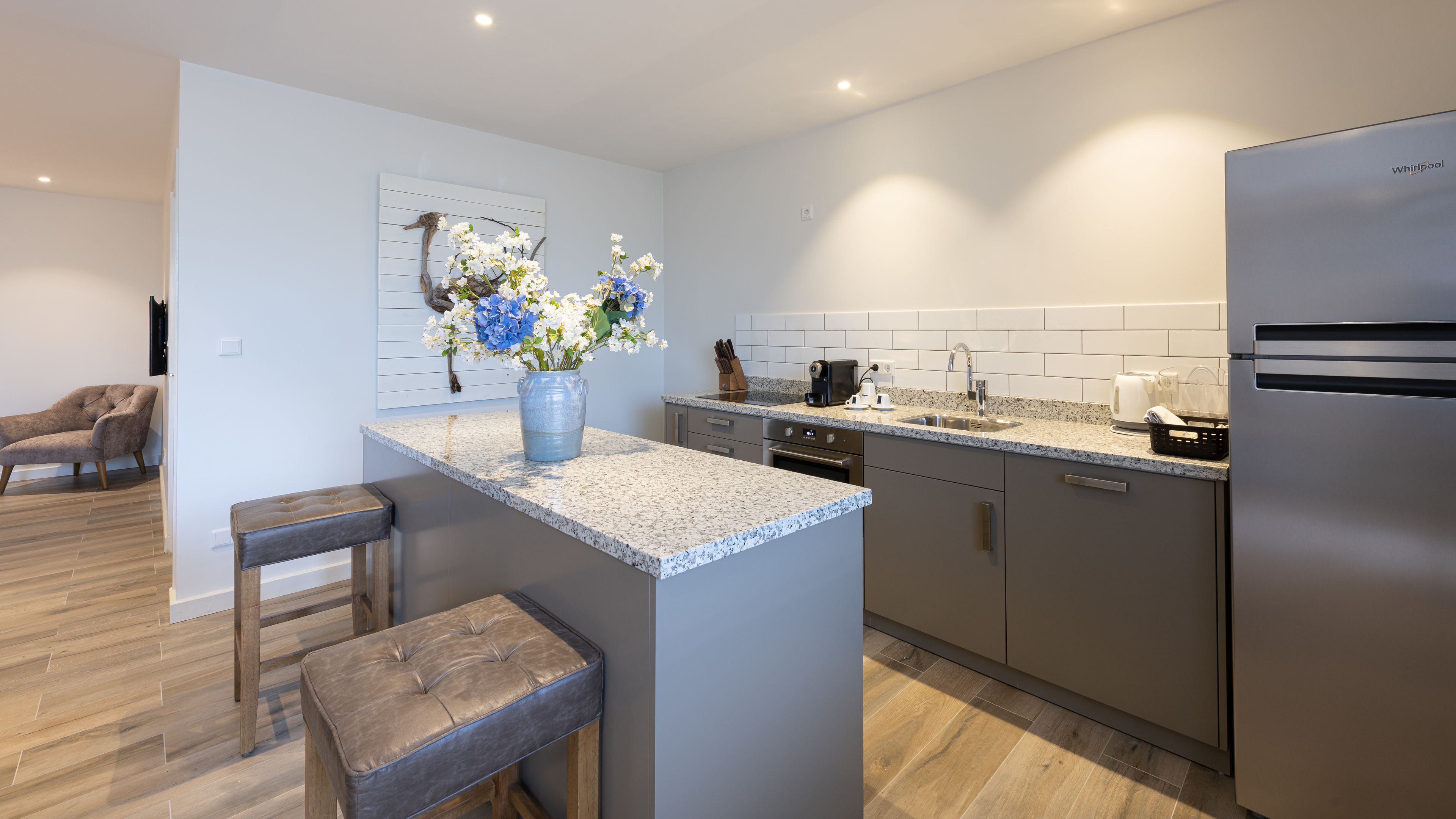 studio, pool view | private kitchen | coffee/tea maker