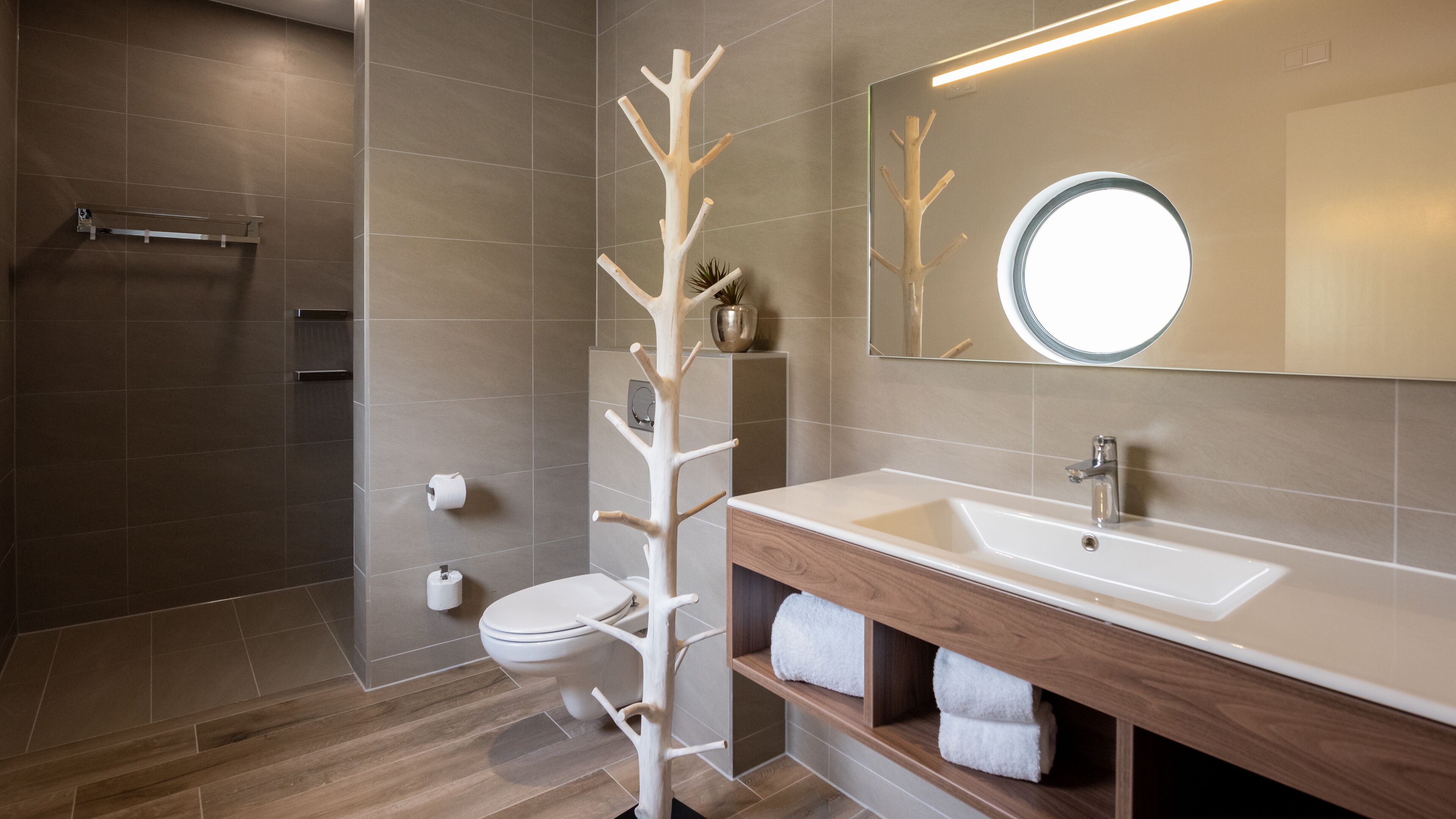 standard apartment, 2 bedrooms, pool view | 1 bedroom, premium bedding, in-room safe, laptop workspace