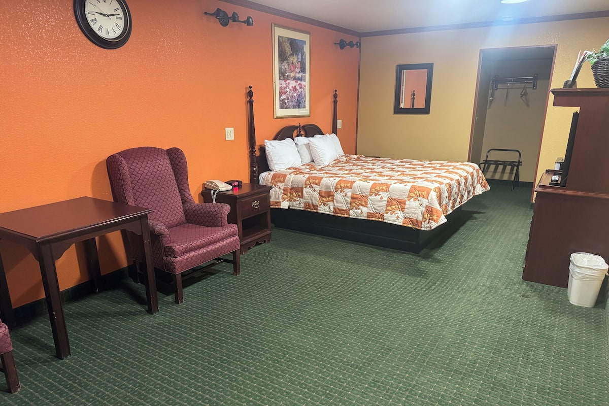 Phòng Tiêu chuẩn, 1 giường cỡ king | Bàn, truy cập Internet không dây miễn phí, bộ trải giường