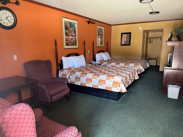 Chambre Standard, 2 grands lits | Bureau, accès au Wi-Fi (inclus), literie fournie