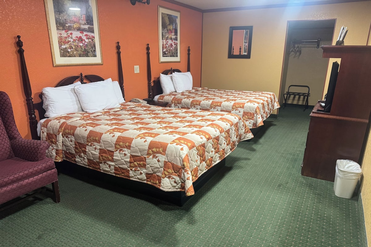 Phòng Tiêu chuẩn, 2 giường cỡ queen | Bàn, truy cập Internet không dây miễn phí, bộ trải giường