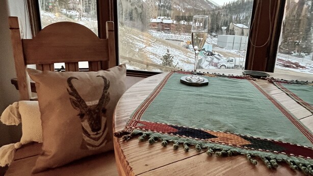 Free WiFi, individually decorated, individually furnished, bed sheets - Powderhorn Vacation Rentals (Taos Ski Valley)