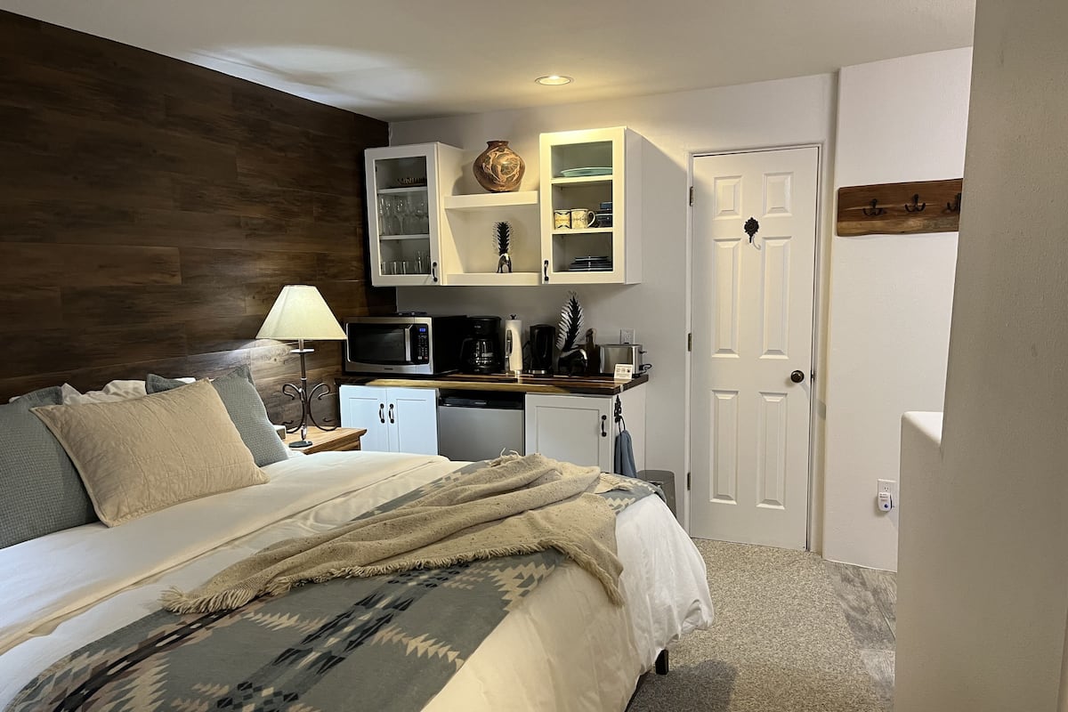 WiFi (free), individually decorated, individually furnished, bed sheets