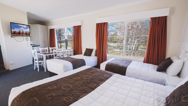 Family Room, Park View - Boulevard Motel (Stanthorpe)