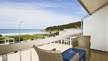 Executive Queen Room - Ocean View | Balcony
