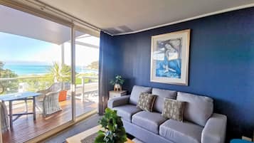 Deluxe King Room - Ocean View