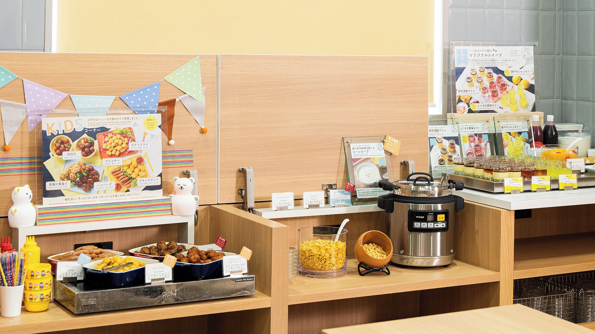 daily buffet breakfast (jpy 1000 per person)