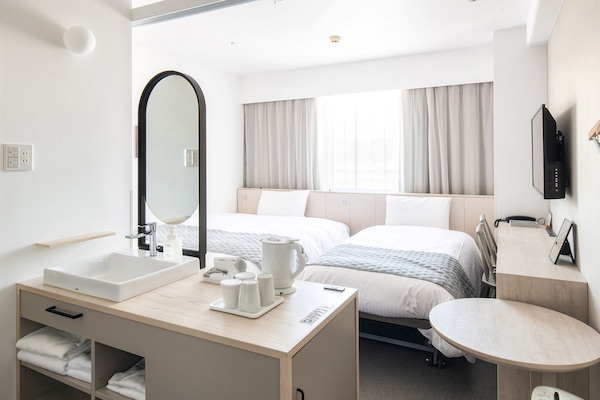 Comfort Double with 1 Extra Bed Non-Smoking | Desk, blackout drapes, iron/ironing board, free WiFi