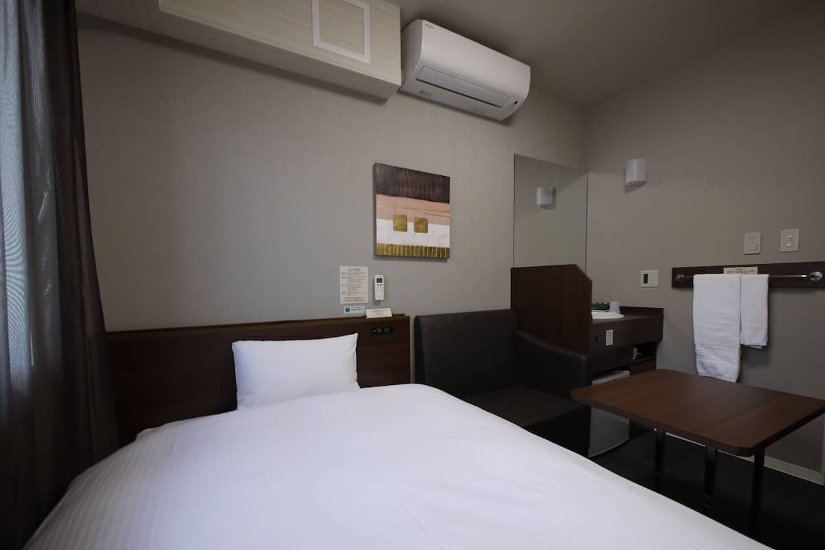 Bureau, Wi-Fi gratuit, draps fournis