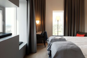 Standard Room | Premium bedding, in-room safe, desk, iron/ironing board - Scandic Lerkendal (Trondheim)
