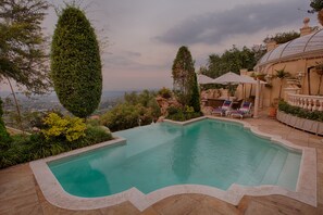 Outdoor pool - The Munro Boutique Hotel (Johannesburg)