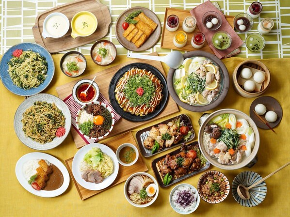 Daily buffet breakfast (JPY 1000 per person)