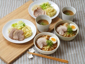 Daily buffet breakfast (JPY 1000 per person)