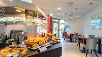 Dagelijks ontbijtbuffet (EUR 16.5 per persoon)