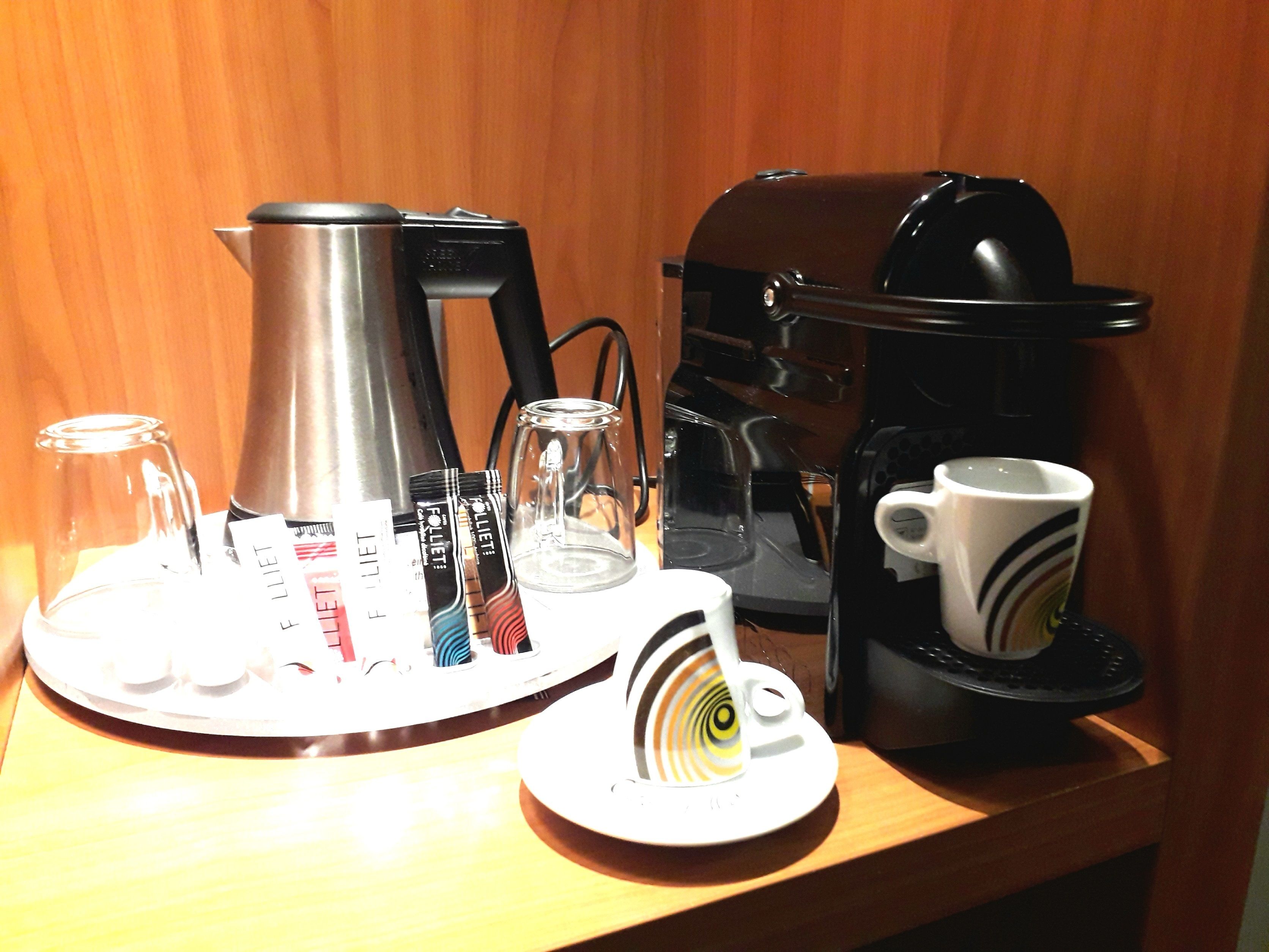 suite | coffee and/or coffee maker