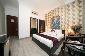 Minibar, in-room safe, desk, soundproofing - Anh Duy Hotel (Ho Chi Minh City)