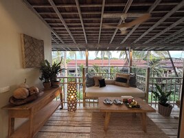 Caja de seguridad en la habitación y decoración personalizada 