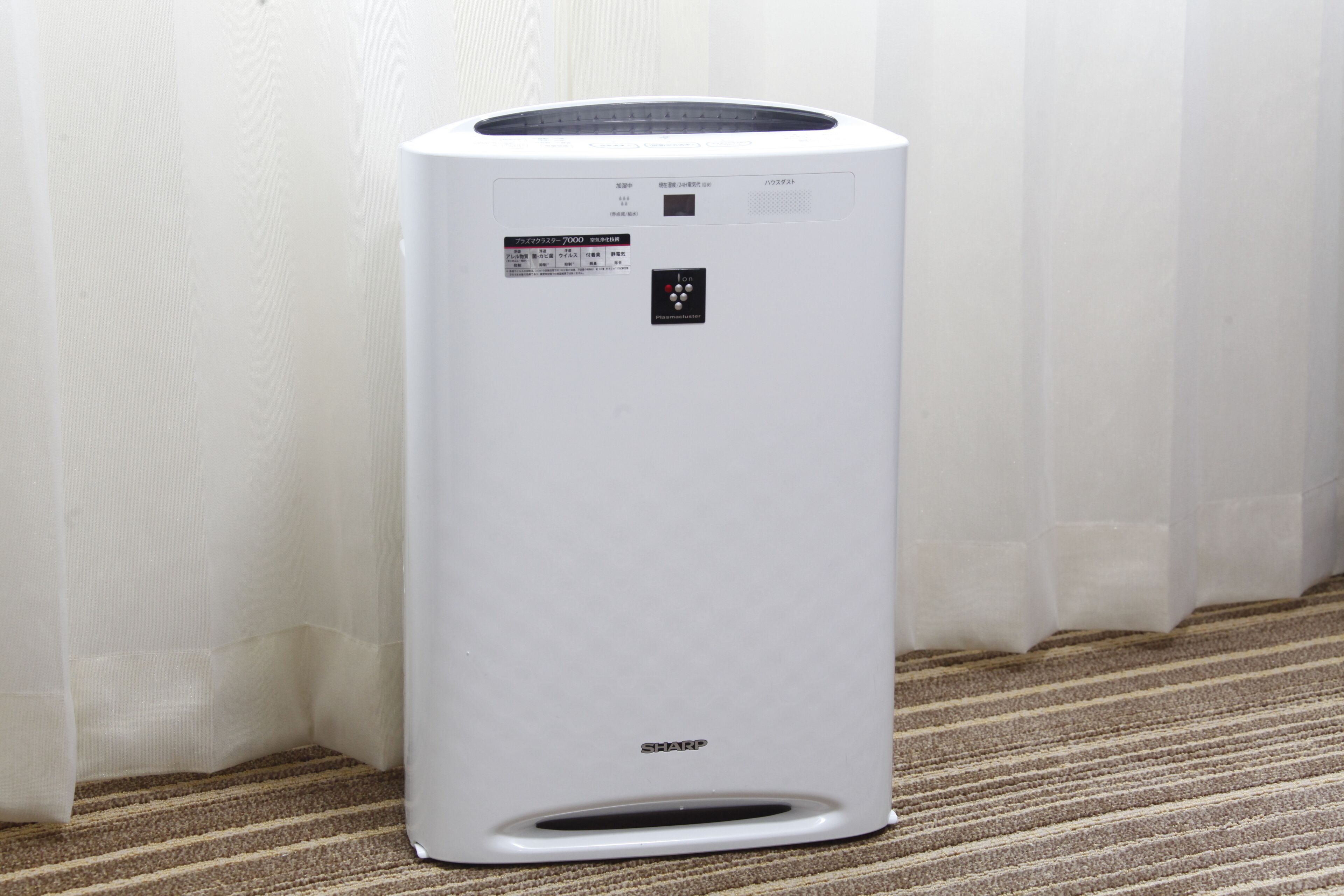 desk, laptop workspace, free wired internet, bed sheets