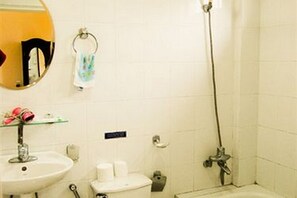 Kostenlose Toilettenartikel, Handtücher
