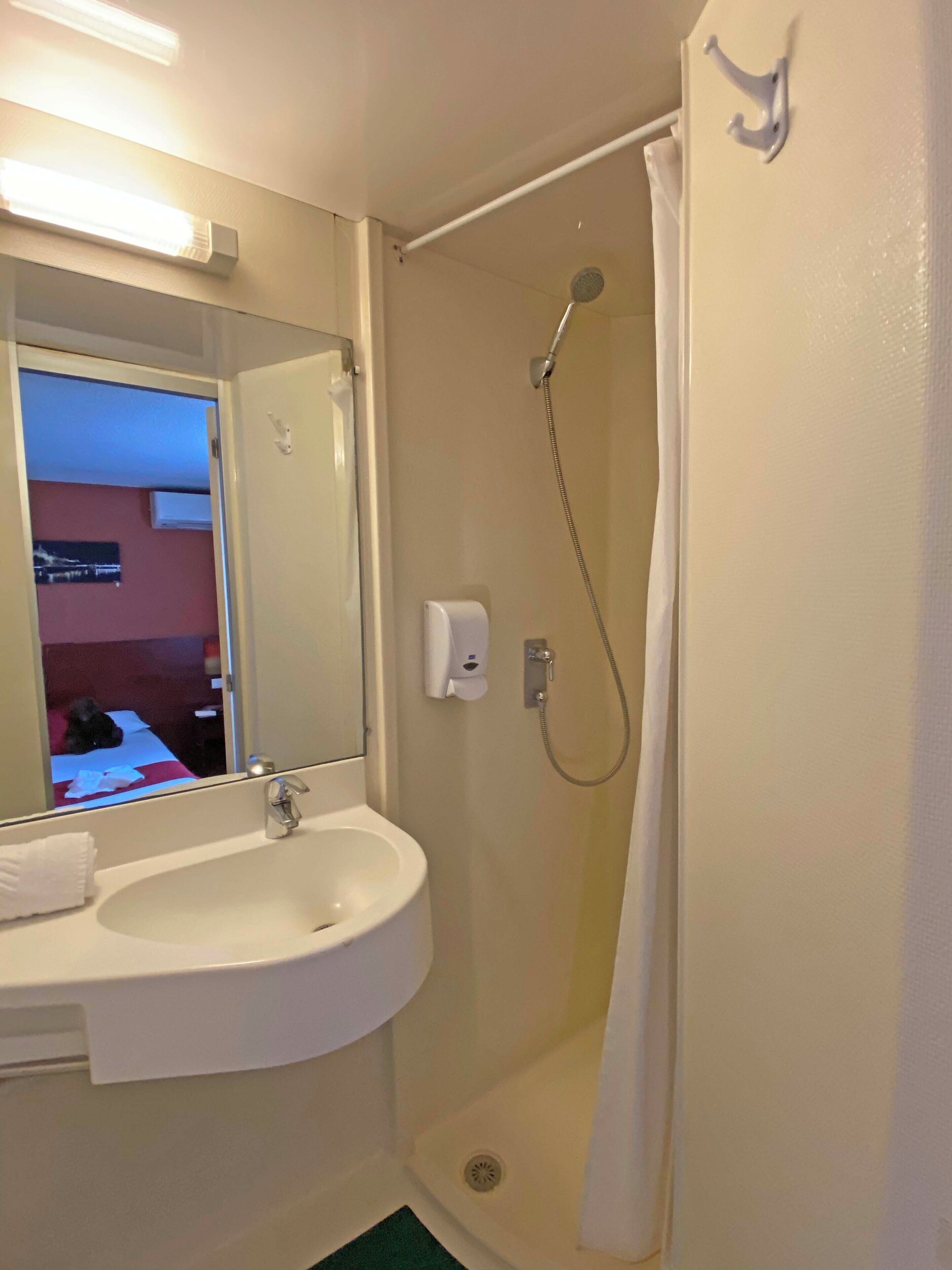 Foto - Brit Hotel Essentiel Villefranche-sur-Saône - Ex Balladins