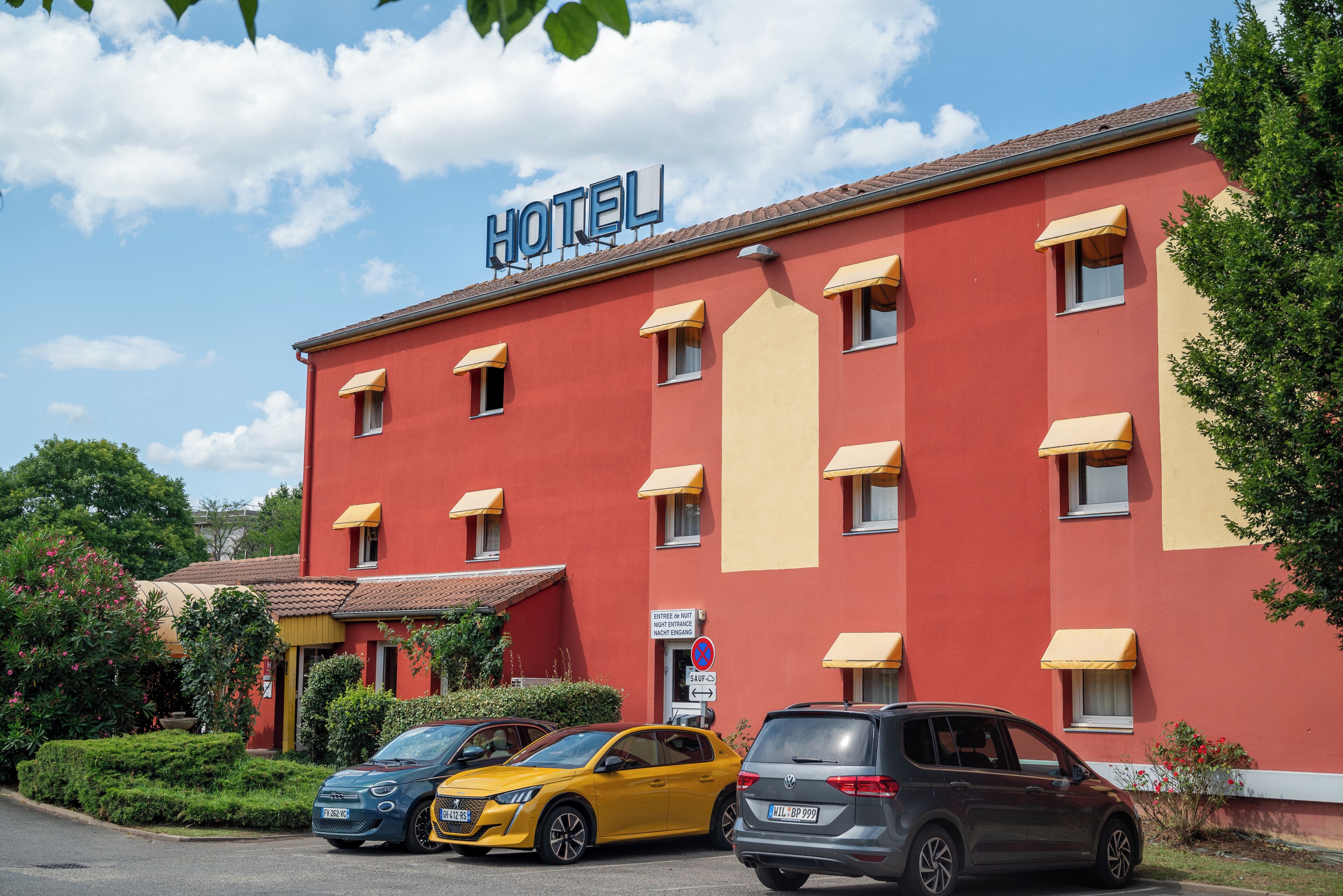 Fachada de la propiedad