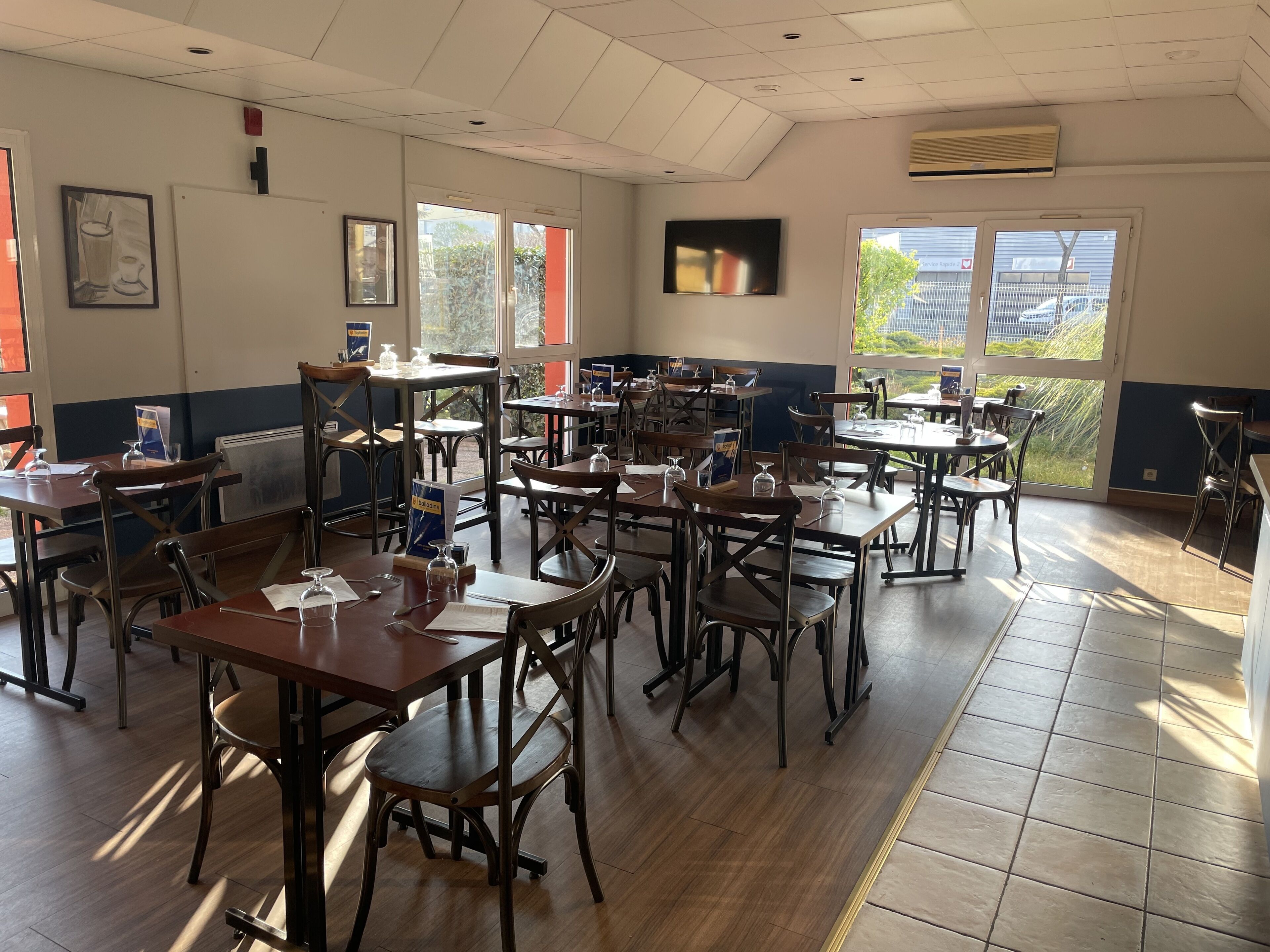 아침 식사, 점심 식사, 저녁 식사 제공, 프랑스 요리