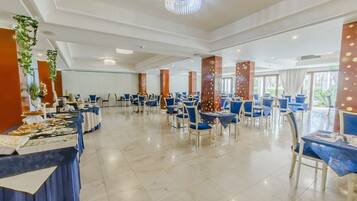 Colazione a buffet inclusa, servita tutte le mattine