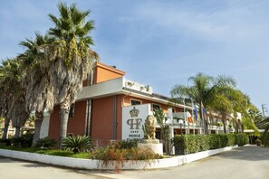 مدخل المنشأة