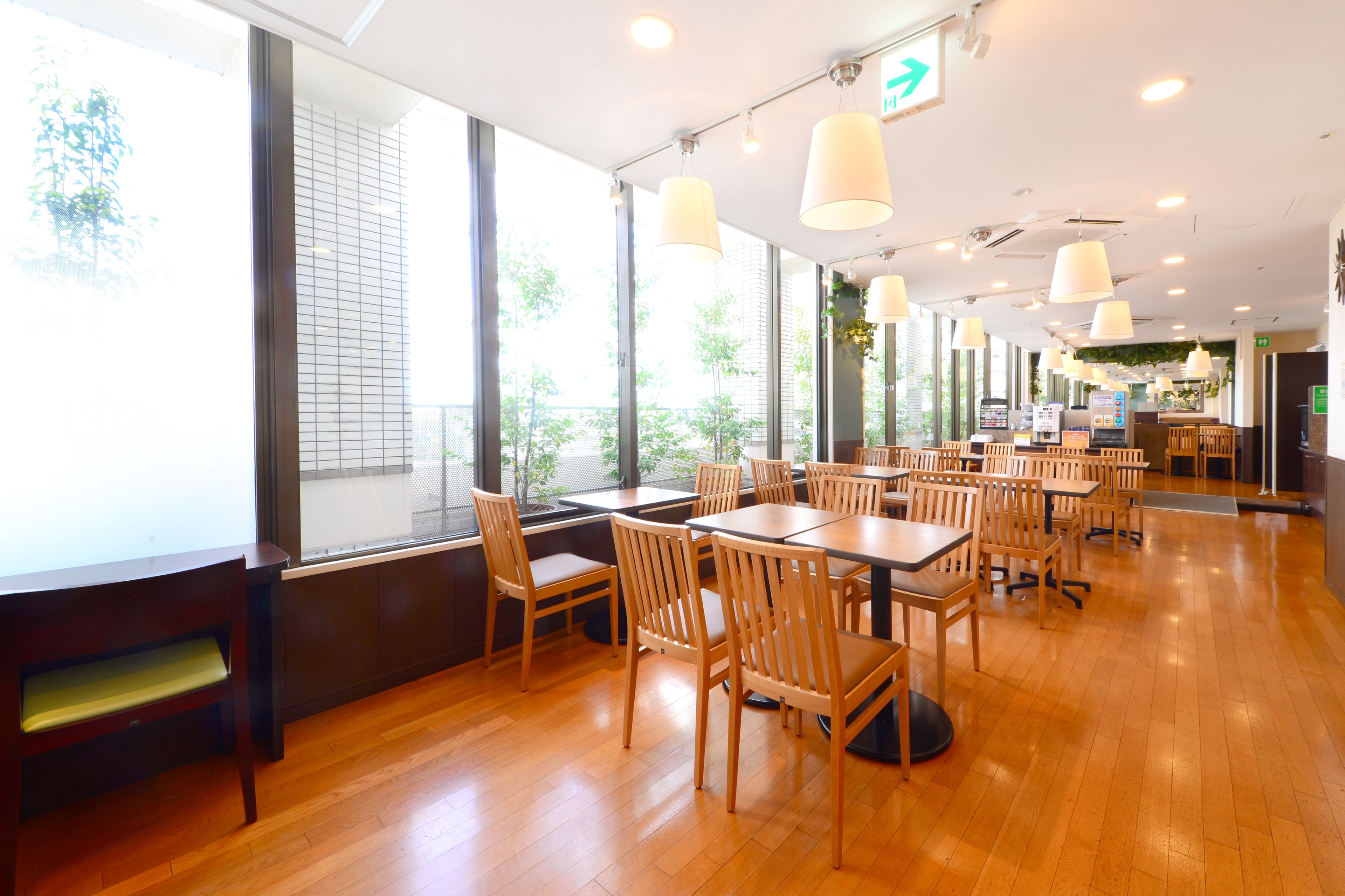 Daily buffet breakfast (JPY 1200 per person)