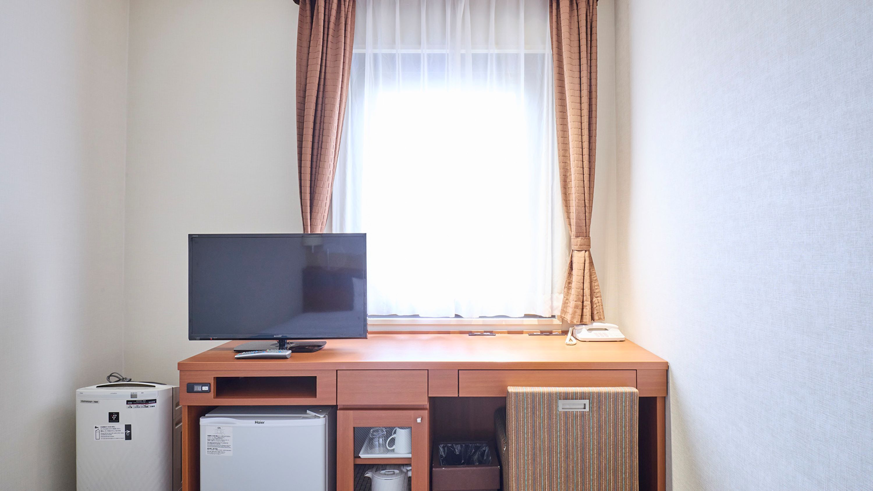 1 bedroom, desk, laptop workspace, blackout curtains