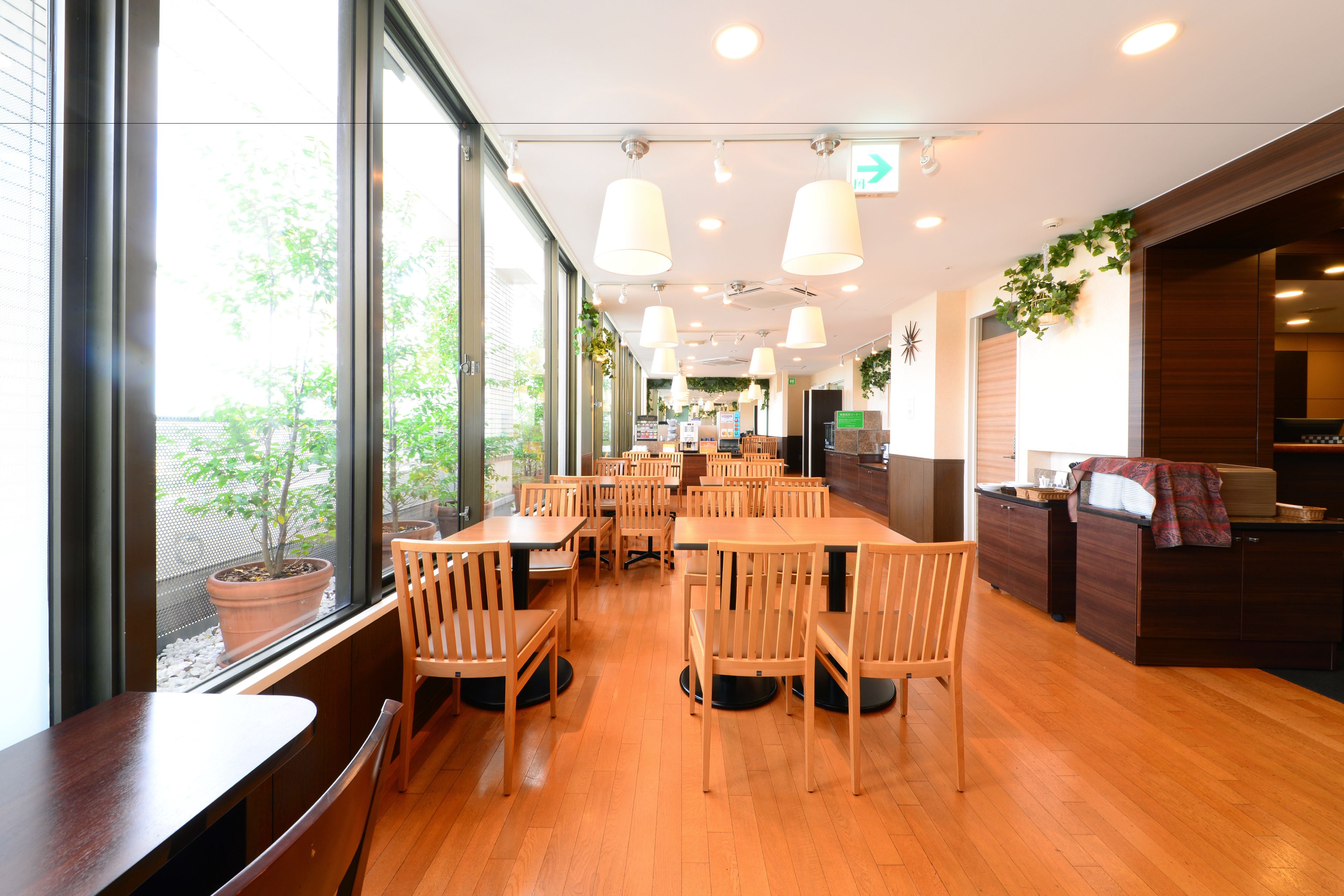 daily buffet breakfast (jpy 1200 per person)