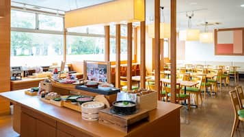Morgenmadsbuffet hver dag (1400 JPY pr. person)