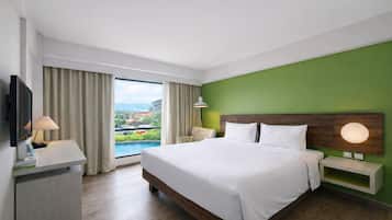 ION Room | In-room safe, desk, blackout drapes, free WiFi